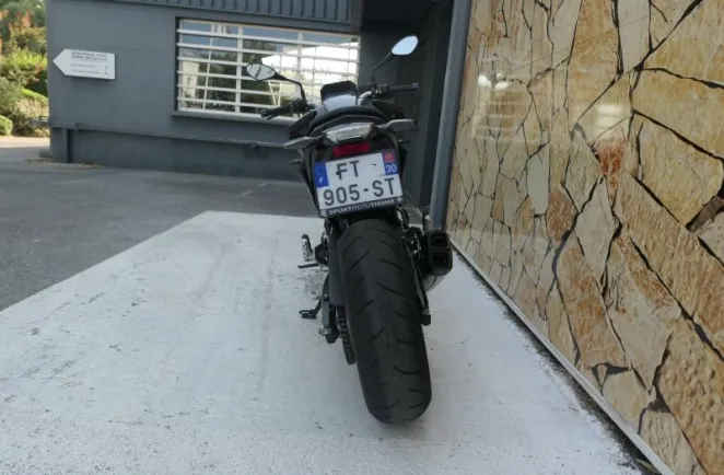 BMW 900 R A2 + Shifter