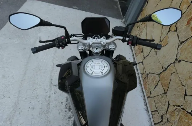 BMW 900 R A2 + Shifter