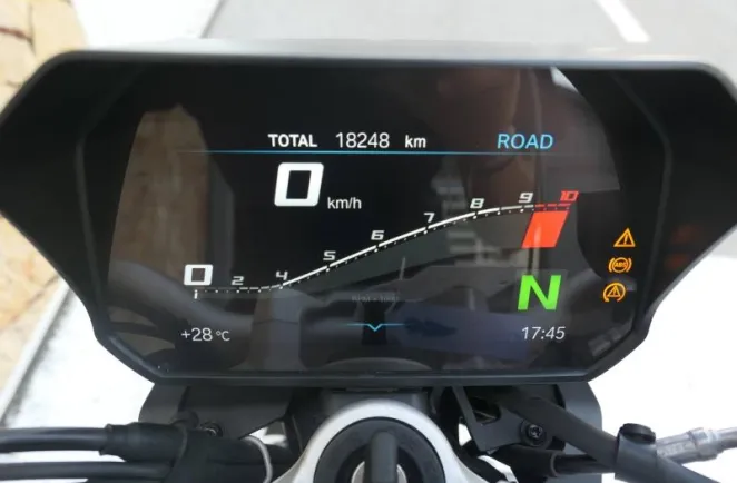 BMW 900 R A2 + Shifter