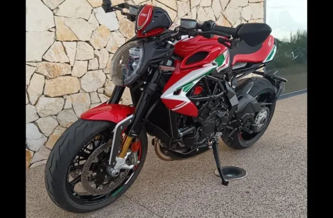 MV-AGUSTA MV-AGUSTA Dragster 800 RR