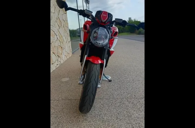 MV-AGUSTA MV-AGUSTA Dragster 800 RR
