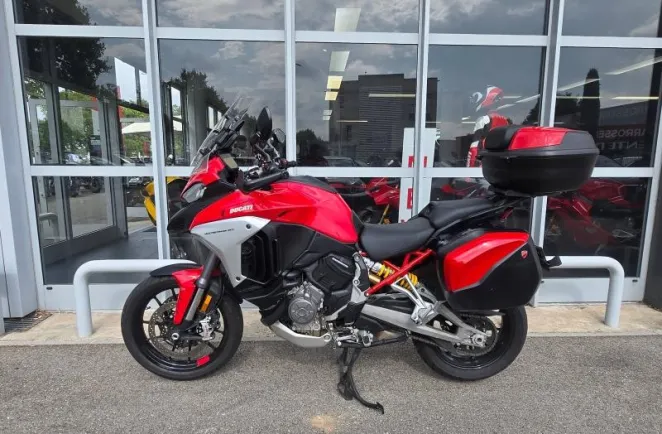 DUCATI V4 S Travel & Radar