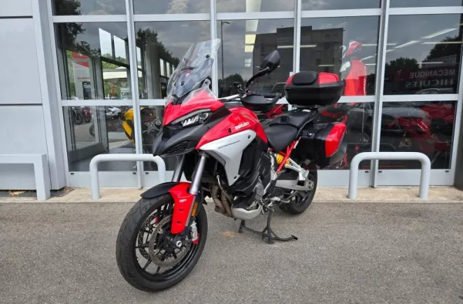 DUCATI V4 S Travel & Radar