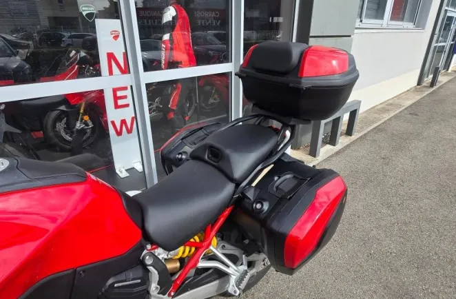 DUCATI V4 S Travel & Radar