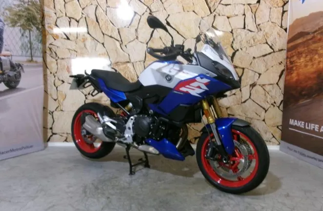 BMW F 900 XR A2