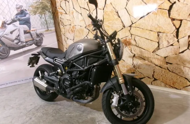 BENELLI Leoncino 800