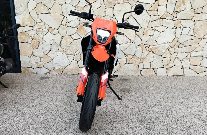 KTM 390 R  681km + Remus