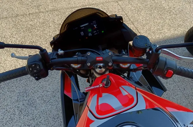 APRILIA 660 Factory + Öhlins A2