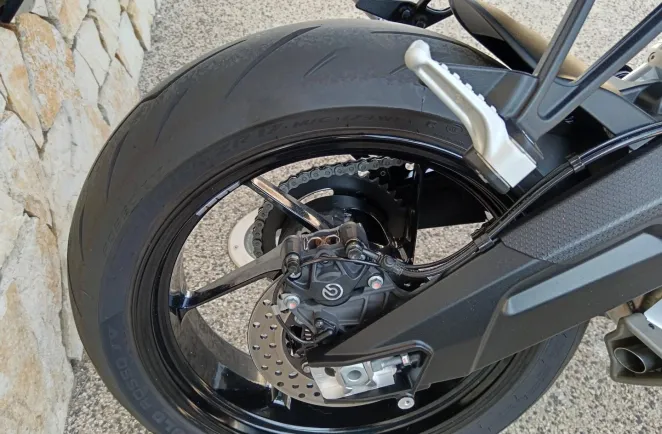 APRILIA 660 Factory + Öhlins A2