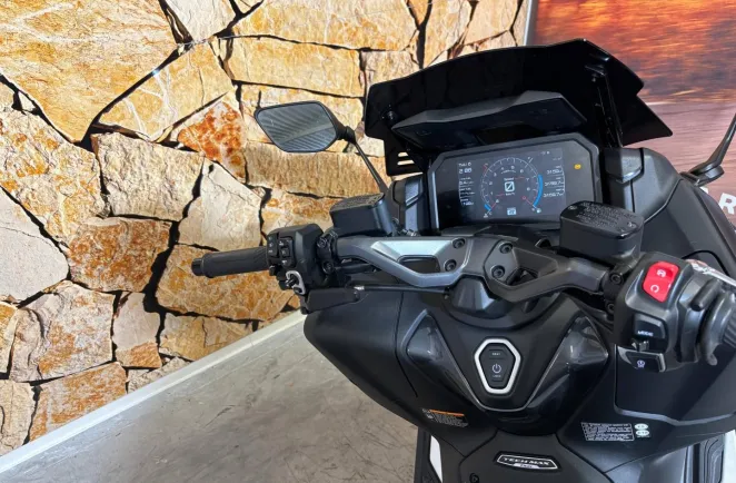 YAMAHA XP TMAX 562 Tech MAX