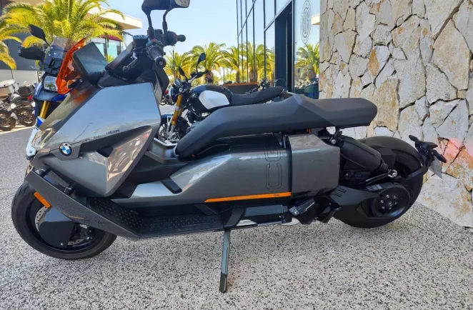 BMW CE04 15kw 20cv finition pro