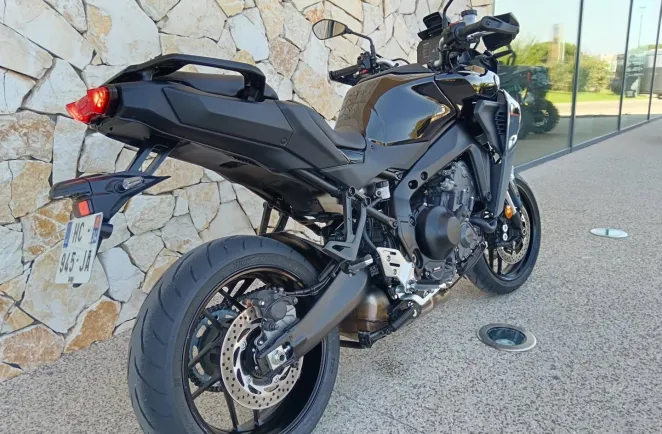 YAMAHA 9 900 2025