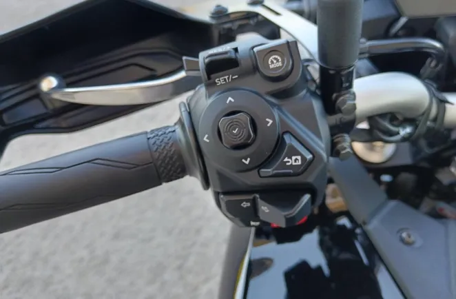 YAMAHA 9 900 2025