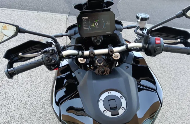 YAMAHA 9 900 2025
