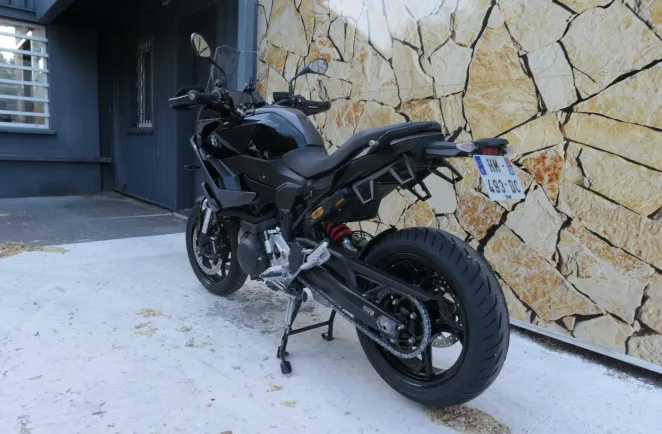 BMW 900 XR A2 Triple Black Finition Finition Pro