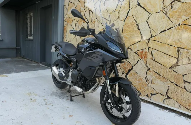 BMW 900 XR A2 Triple Black Finition Finition Pro
