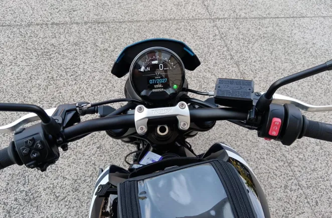 TRIUMPH 660 2025
