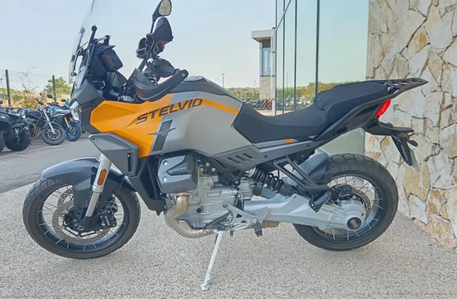 MOTO-GUZZI Stelvio 1000
