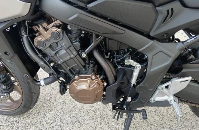 HONDA 650 R 35kW e-Clutch NOIR