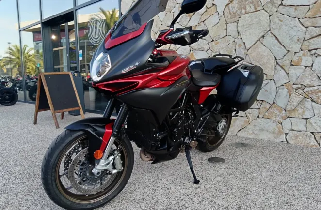 MV-AGUSTA 800 Lusso + valises