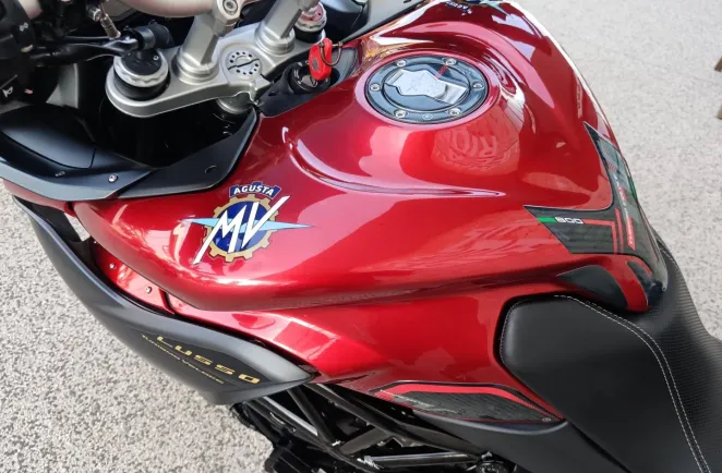 MV-AGUSTA 800 Lusso + valises