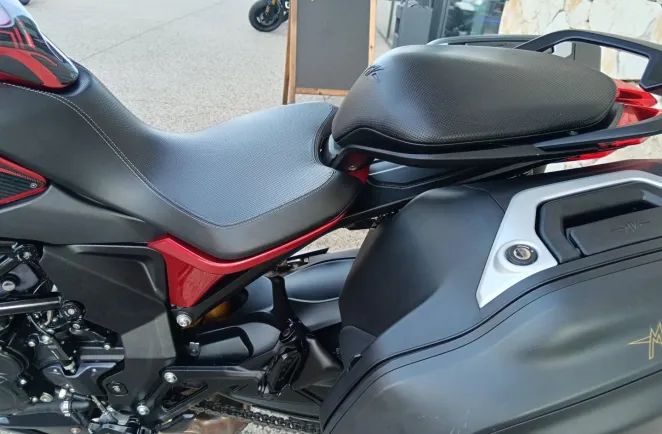 MV-AGUSTA 800 Lusso + valises