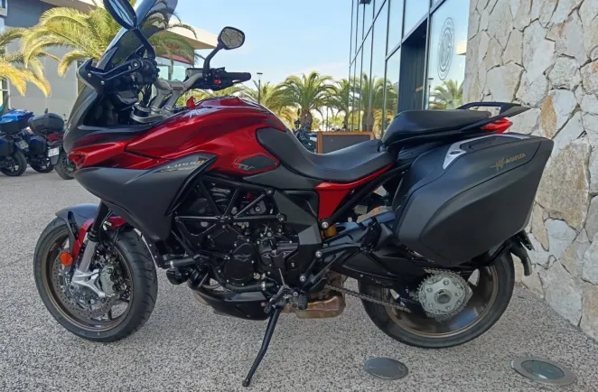 MV-AGUSTA 800 Lusso + valises