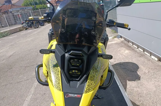SUZUKI 800 DE