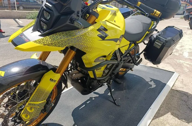 SUZUKI 800 DE