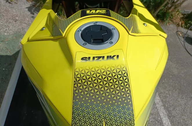 SUZUKI 800 DE