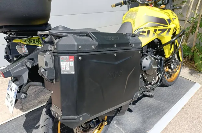 SUZUKI 800 DE