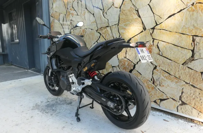 BMW 900 R 105ch Style Triple Black Finition Pro