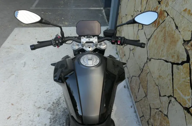 BMW 900 R 105ch Style Triple Black Finition Pro