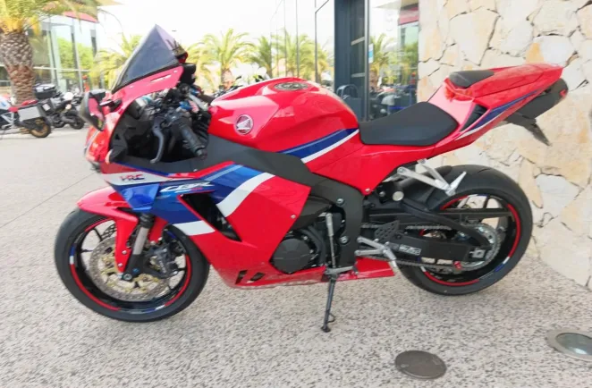 HONDA 600 RR + Akrapovic