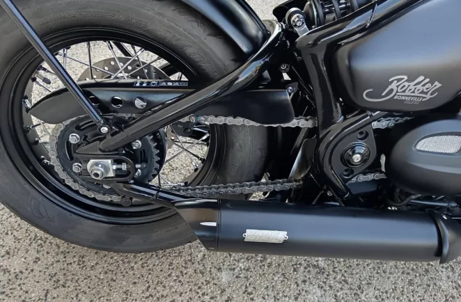 TRIUMPH Bobber 1200 Black 230 km + vince&hines