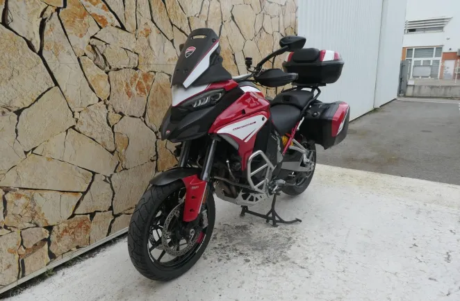 DUCATI V4 S 1160 Travel & Radar + Options V4S