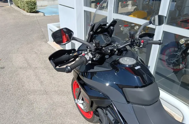 DUCATI V2 S Travel