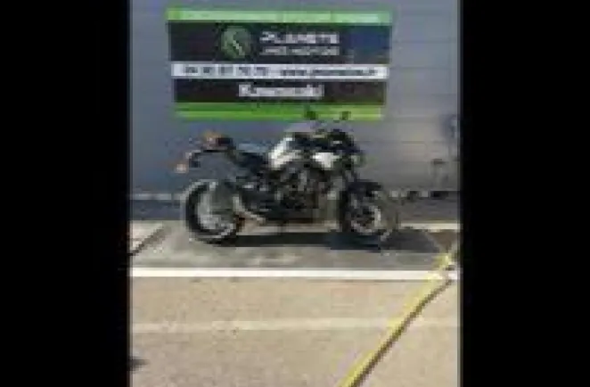 KAWASAKI 900 Z900 1ER MAIN