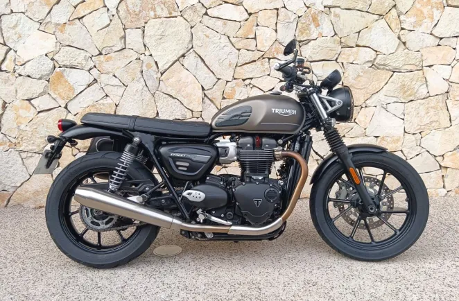 TRIUMPH 900 65cv + options