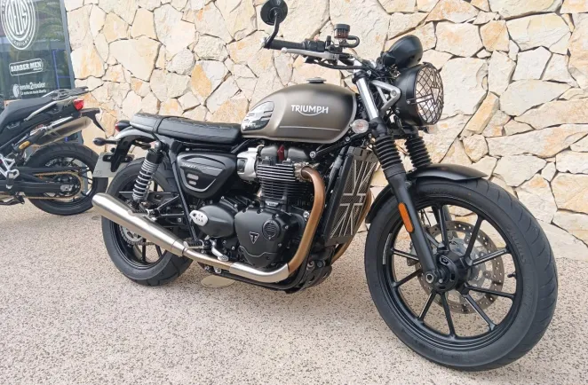 TRIUMPH 900 65cv + options