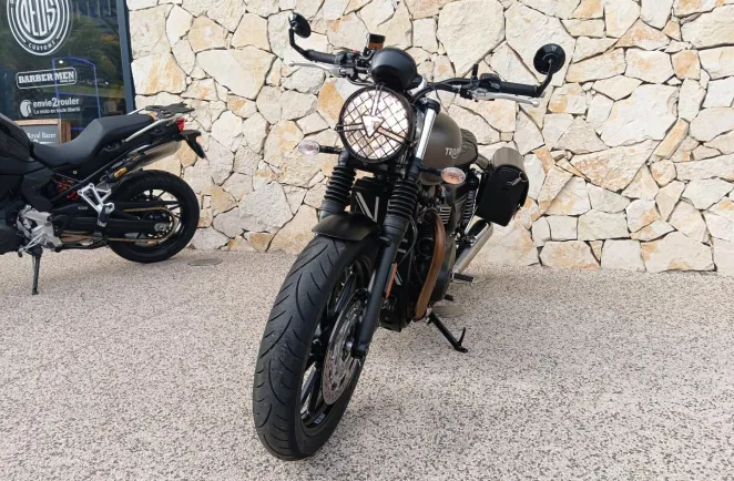 TRIUMPH 900 65cv + options