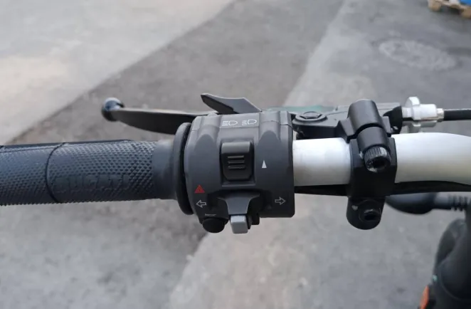 DUCATI 800  Throttle ABS