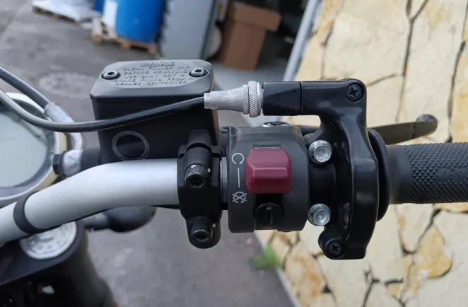 DUCATI 800  Throttle ABS