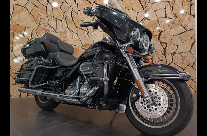 HARLEY-DAVIDSON Electra Glide Ultra Limited 1745 Noir ABS 2017
