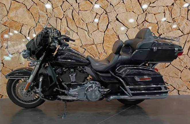 HARLEY-DAVIDSON Electra Glide Ultra Limited 1745 Noir ABS 2017