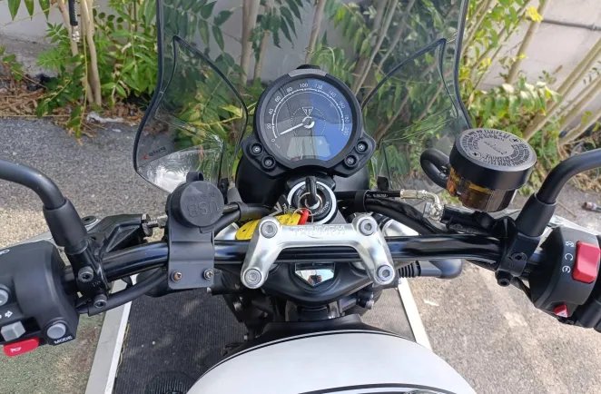 TRIUMPH 900 BRIDER A2 PNEUS NEUF REVISEE