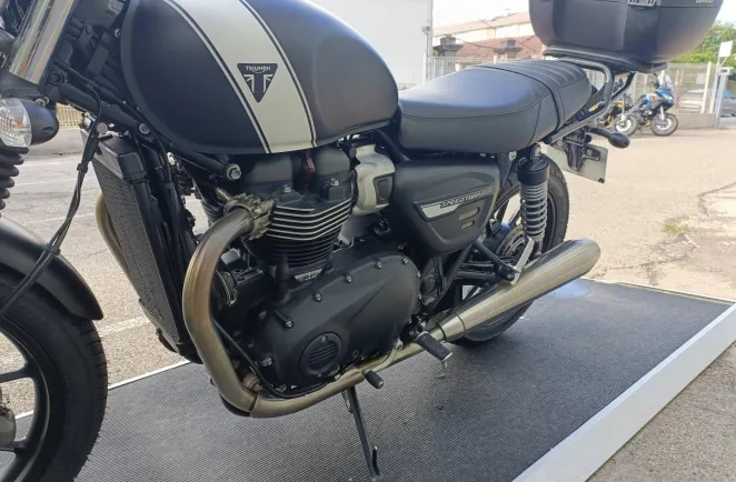 TRIUMPH 900 BRIDER A2 PNEUS NEUF REVISEE