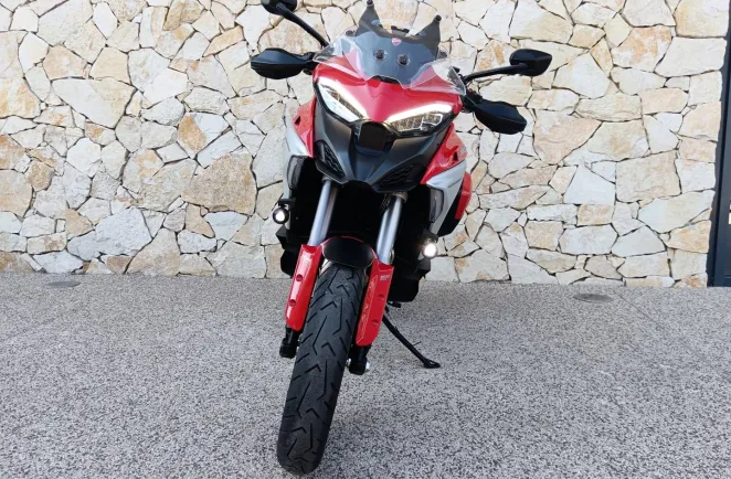 DUCATI V4 S  Travel & Radar