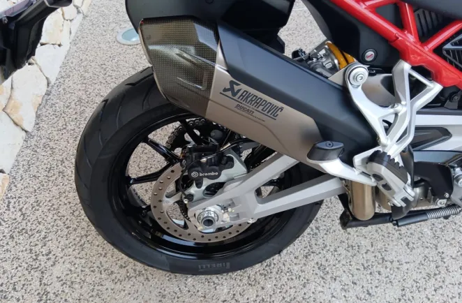 DUCATI V4 S  Travel & Radar