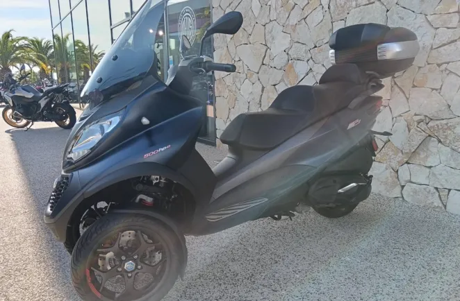 PIAGGIO 500 HPE Sport Advanced ABS top case